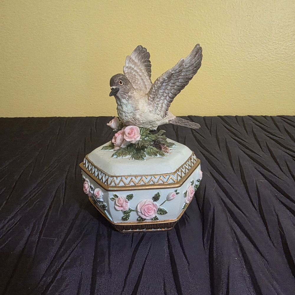 Heritage House Sing A Song "Lara's Theme" Trinket Music Box